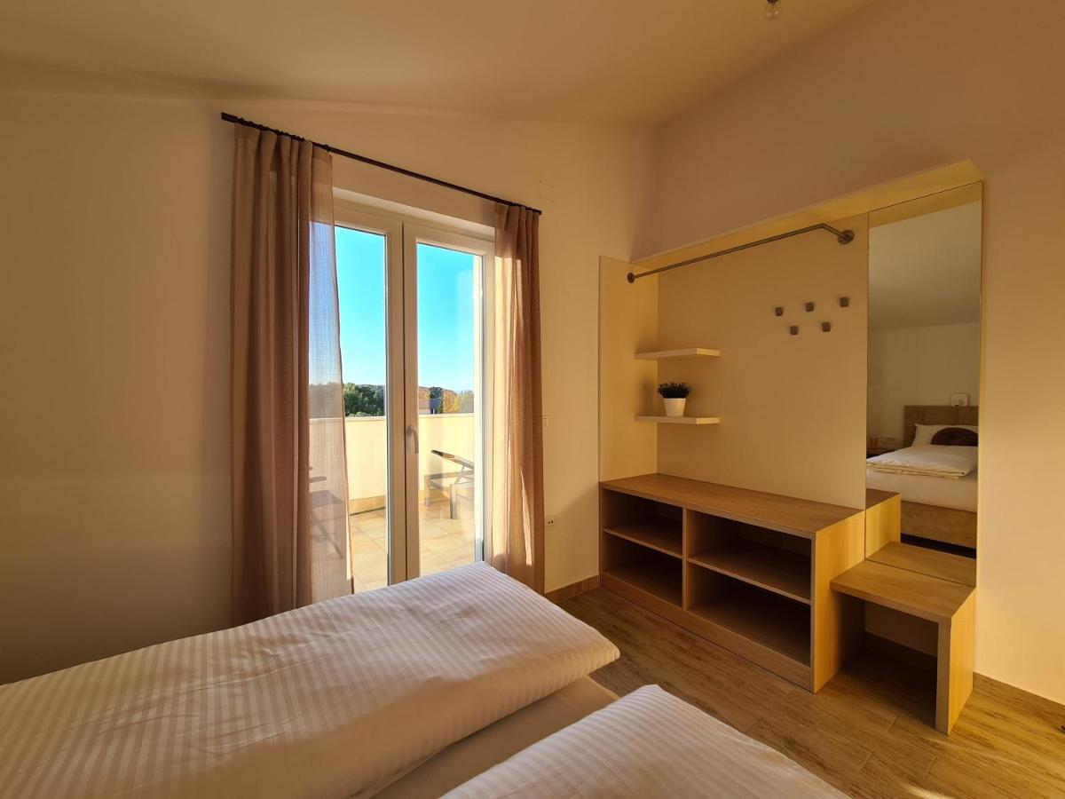 Orkula Apartments Pašman Extérieur photo