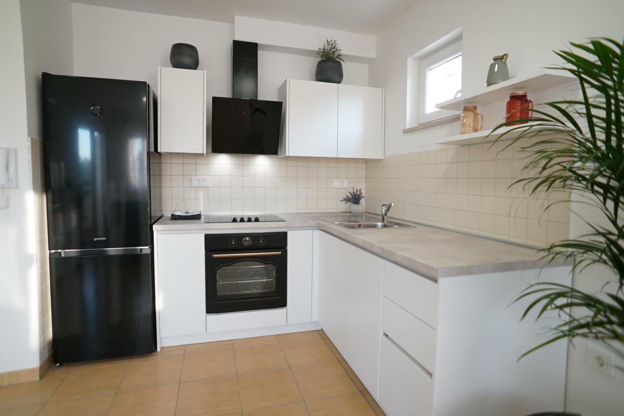 Orkula Apartments Pašman Extérieur photo